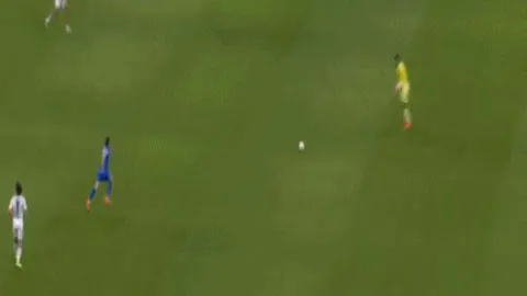 “昔日国脚负债危机，命悬一线受辱言辞，中超球场霸主沦为悲情角色！”